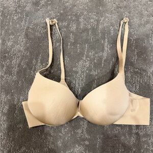 SKIMS Nude Seamless Bra